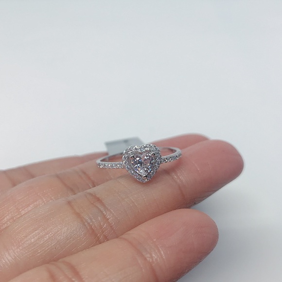 925 Sterling Silver Cubic Zirconia Ring - Picture 8 of 8